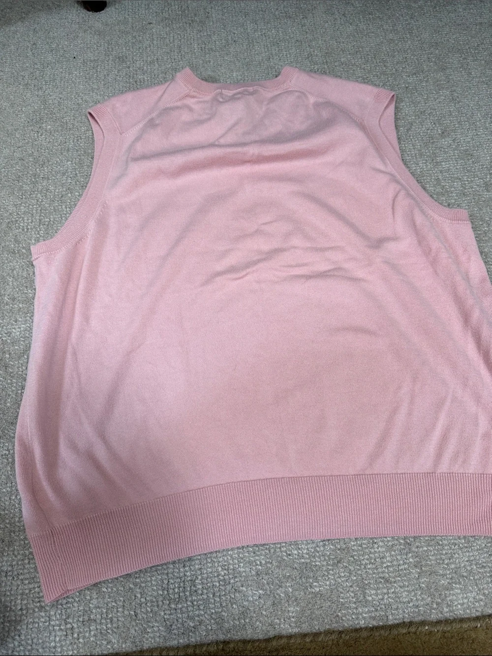 Brooks Brothers Pale Pink V-Neck Sleeveless Knit Top
